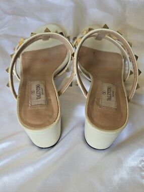 Valentino Garavani Cream Leather Rockstud Block Heel Mules